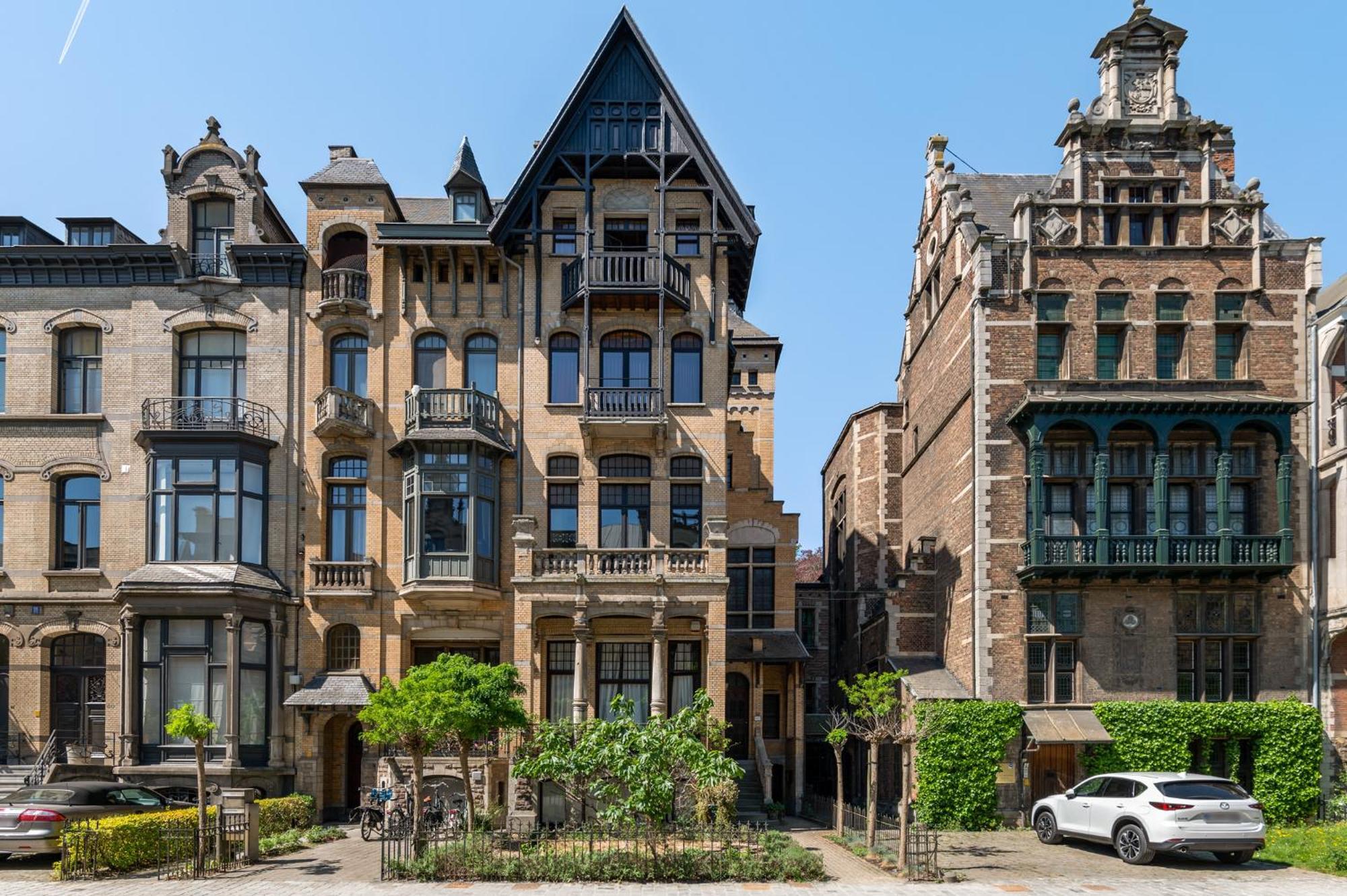 Baron Osy Terrace